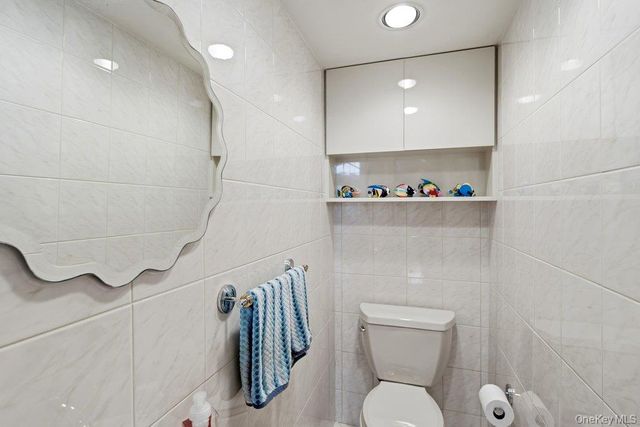 29 Munson Court, Melville, NY 11747