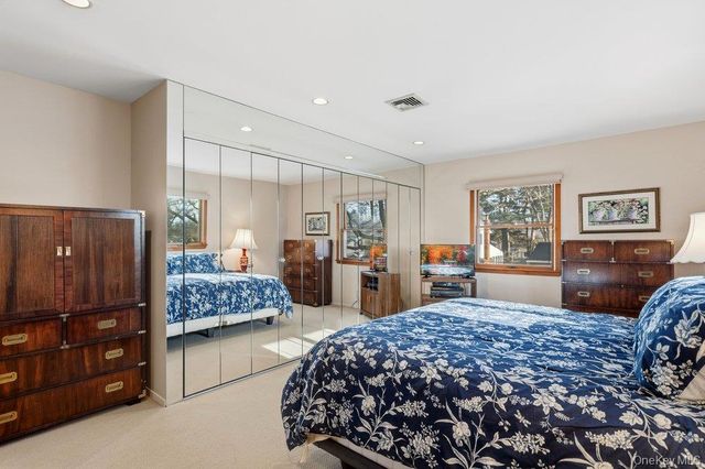 29 Munson Court, Melville, NY 11747