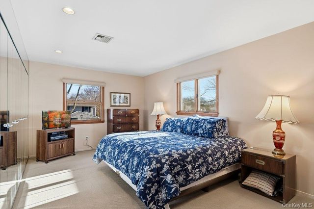 29 Munson Court, Melville, NY 11747