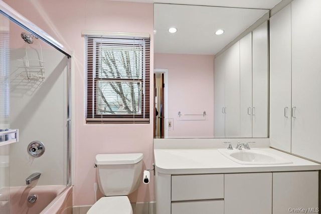 29 Munson Court, Melville, NY 11747