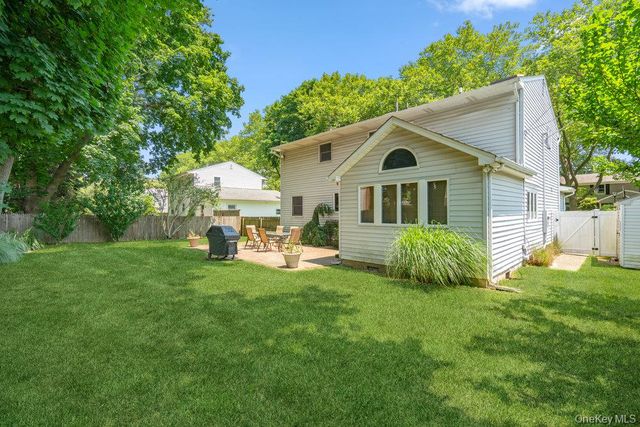 29 Munson Court, Melville, NY 11747