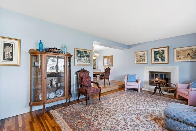 29 Munson Court, Melville, NY 11747