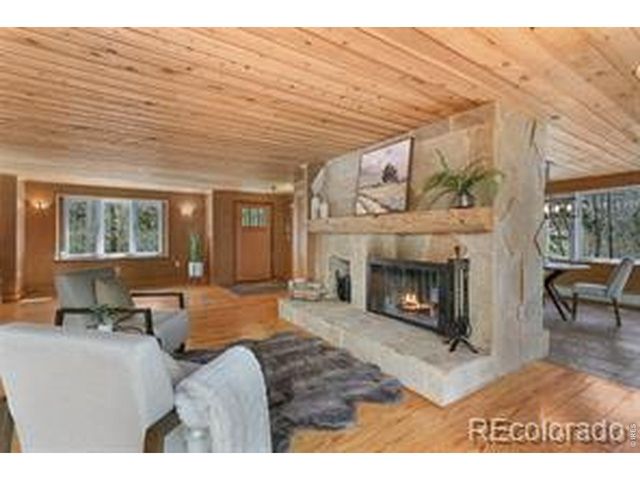 746 Riverside Dr, Lyons, CO 80540