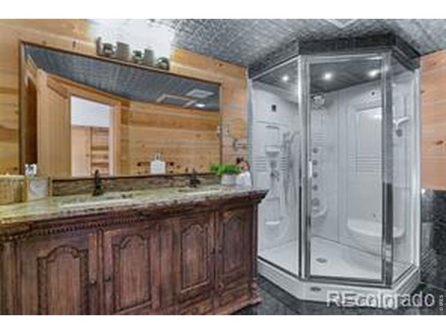 746 Riverside Dr, Lyons, CO 80540