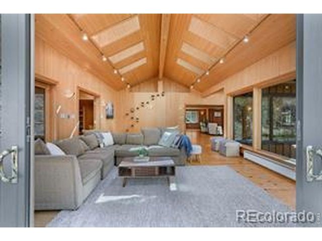 746 Riverside Dr, Lyons, CO 80540