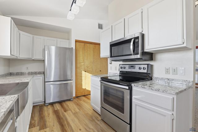 6548 BEVERLY DR, Rapid City, SD 57701