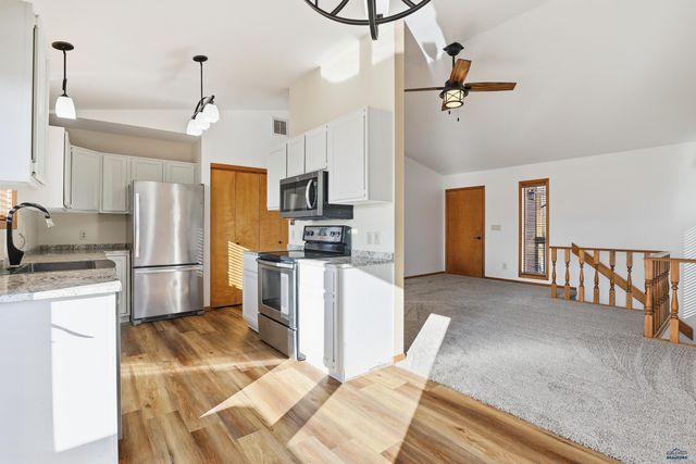 6548 BEVERLY DR, Rapid City, SD 57701