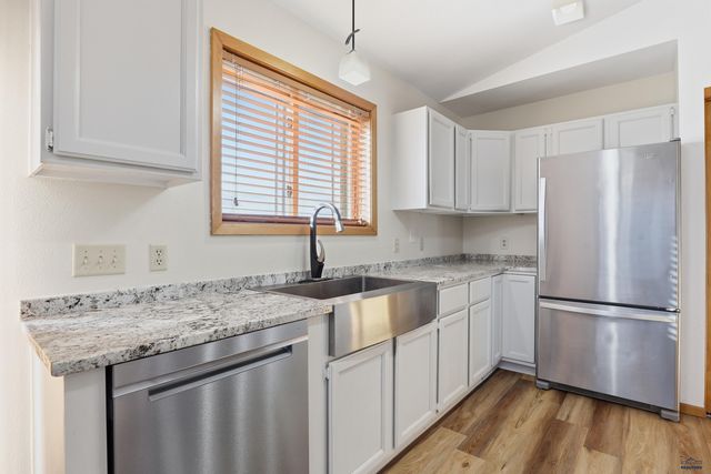 6548 BEVERLY DR, Rapid City, SD 57701