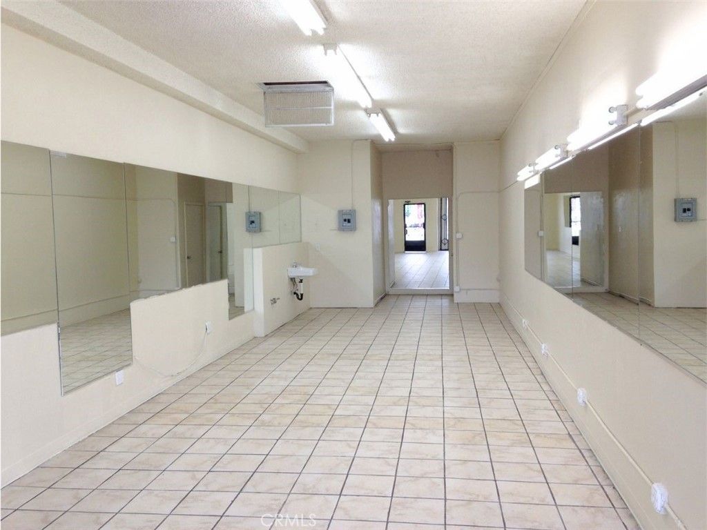 3288 Tweedy Boulevard B, South Gate, CA 90280 — photo 2