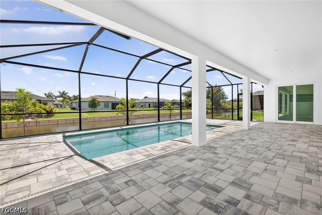 122 SW 21st TER, Cape Coral, FL 33991