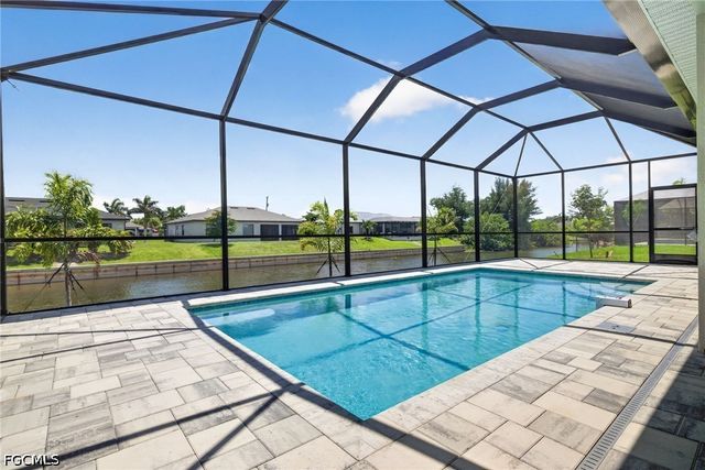 122 SW 21st TER, Cape Coral, FL 33991