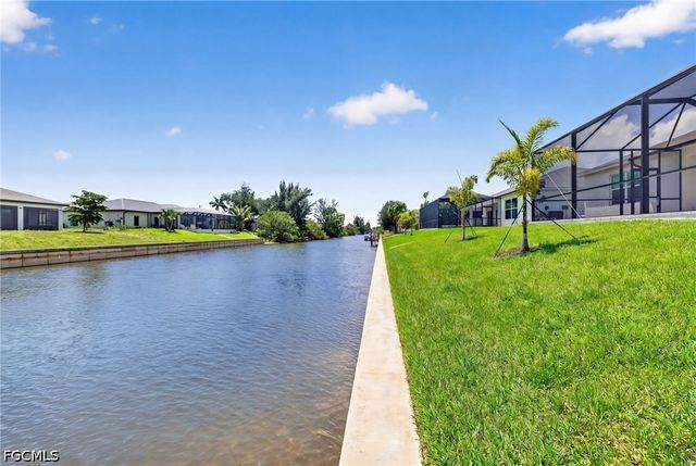 122 SW 21st TER, Cape Coral, FL 33991