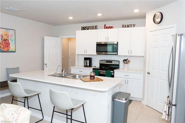 5190 42nd ST NE, Naples, FL 34120