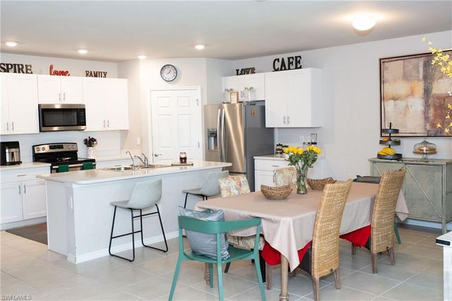 5190 42nd ST NE, Naples, FL 34120