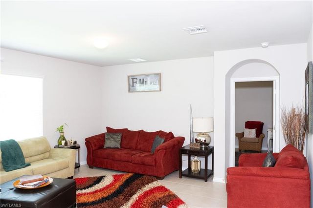 5190 42nd ST NE, Naples, FL 34120