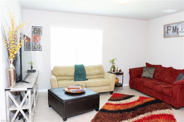 5190 42nd ST NE, Naples, FL 34120