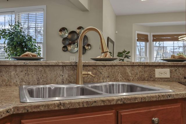 6068 Streamside Drive, Galena, OH 43021