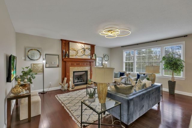 6068 Streamside Drive, Galena, OH 43021