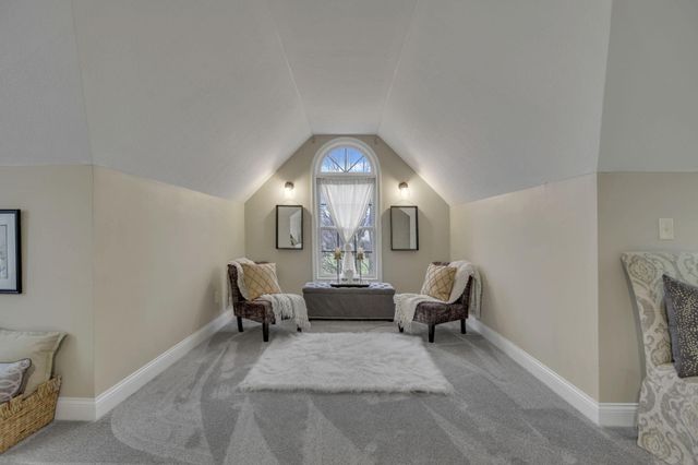 6068 Streamside Drive, Galena, OH 43021