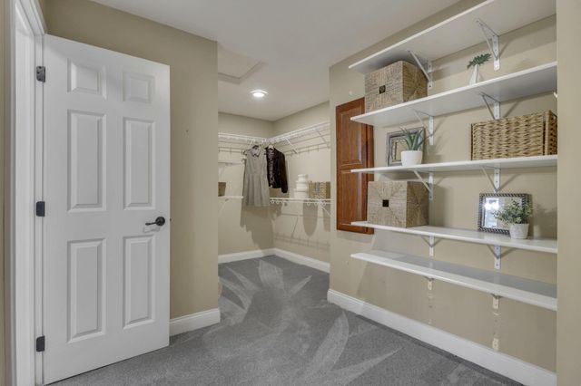 6068 Streamside Drive, Galena, OH 43021