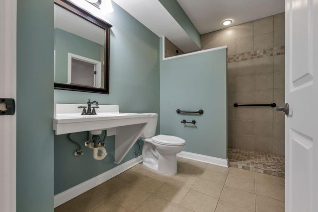 6068 Streamside Drive, Galena, OH 43021