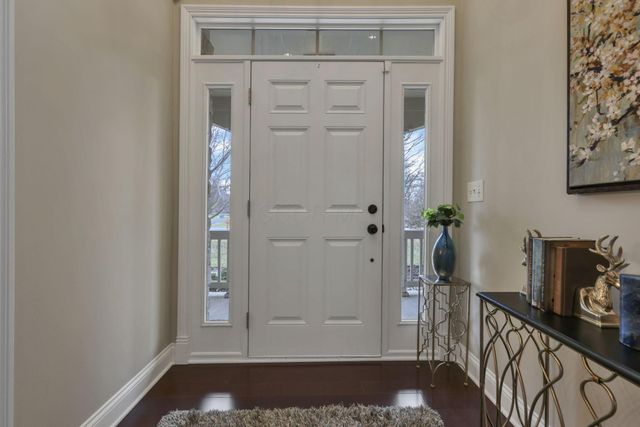 6068 Streamside Drive, Galena, OH 43021