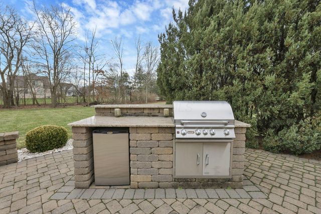 6068 Streamside Drive, Galena, OH 43021