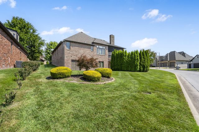 1362 East Siler Parkway, Springfield, MO 65804