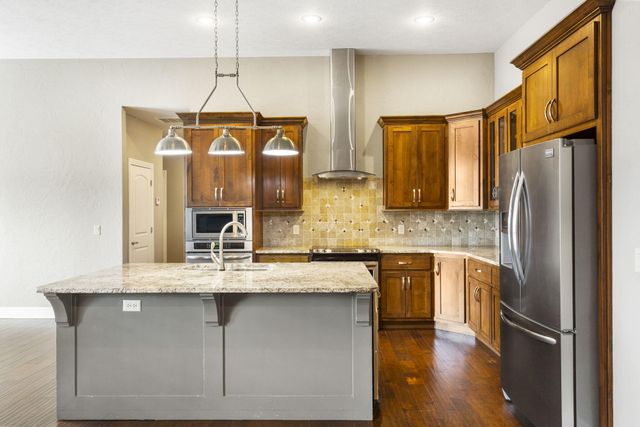 1362 East Siler Parkway, Springfield, MO 65804