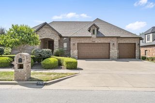 1362 East Siler Parkway, Springfield, MO 65804