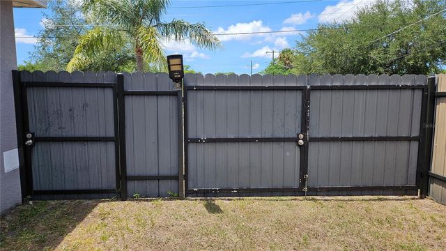 8725 N 13TH STREET, Tampa, FL 33604