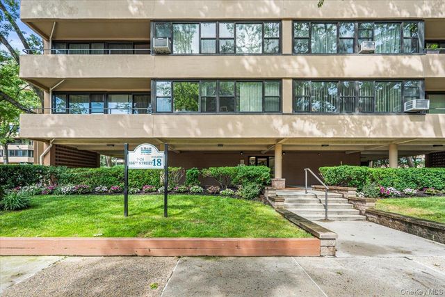 7-24 166th Street 2D, Beechhurst, NY 11357
