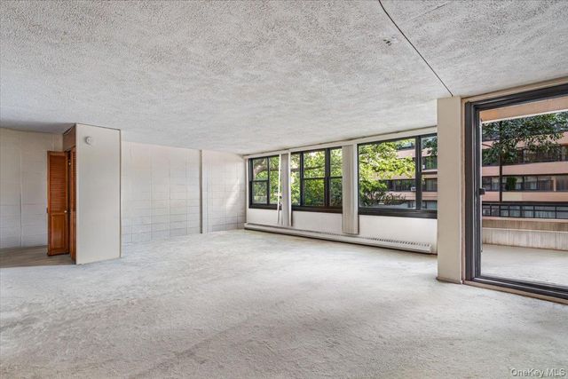 7-24 166th Street 2D, Beechhurst, NY 11357