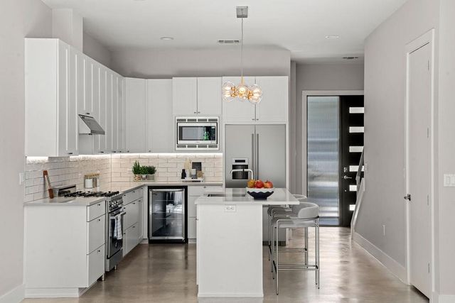 1912 Romeria DR B, Austin, TX 78757