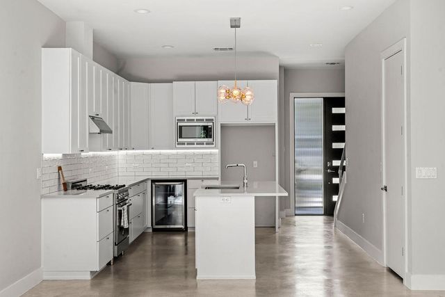 1912 Romeria DR B, Austin, TX 78757