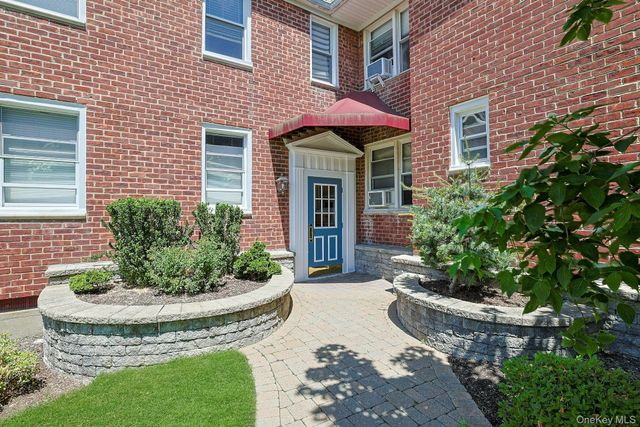 15 Bryant Crescent 2G, White Plains, NY 10605