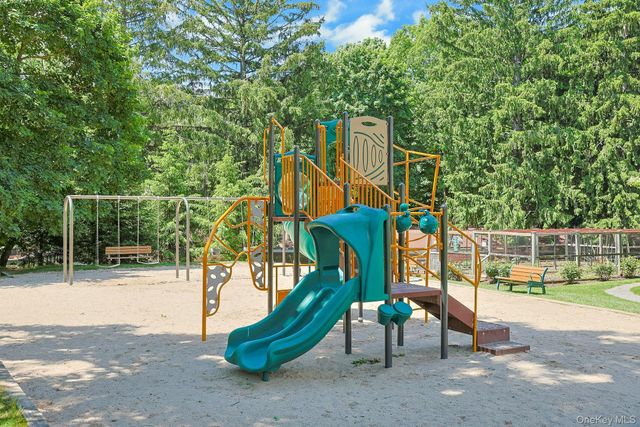 15 Bryant Crescent 2G, White Plains, NY 10605