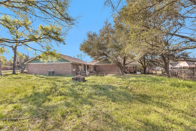 10408 Glennswood Drive, Navasota, TX 77868