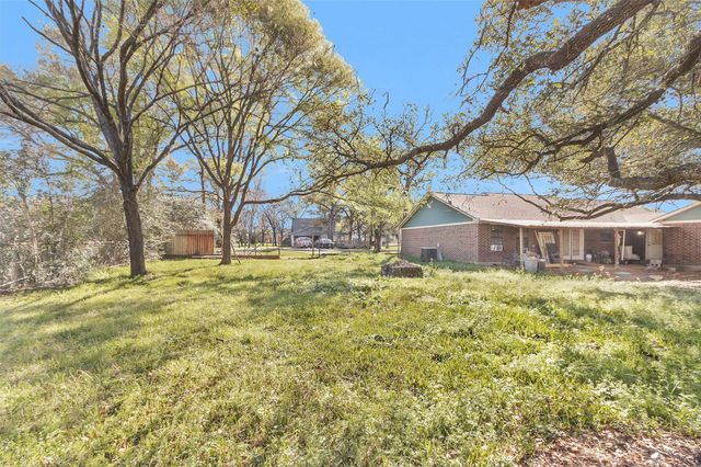 10408 Glennswood Drive, Navasota, TX 77868