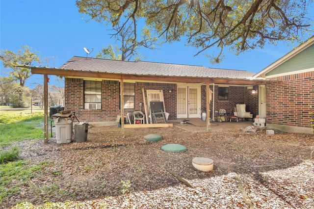 10408 Glennswood Drive, Navasota, TX 77868