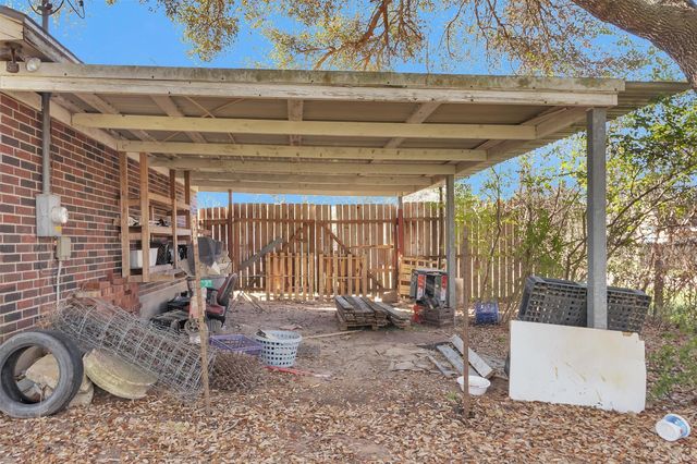 10408 Glennswood Drive, Navasota, TX 77868