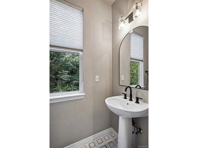 595 Leicester Ln, Castle Pines, CO 80108