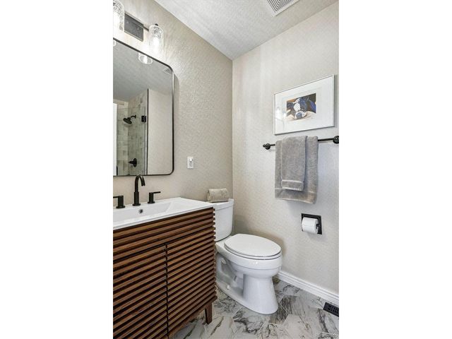 595 Leicester Ln, Castle Pines, CO 80108