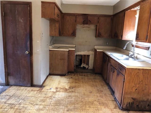 301 Carothers Lane, Russellville, AR 72802