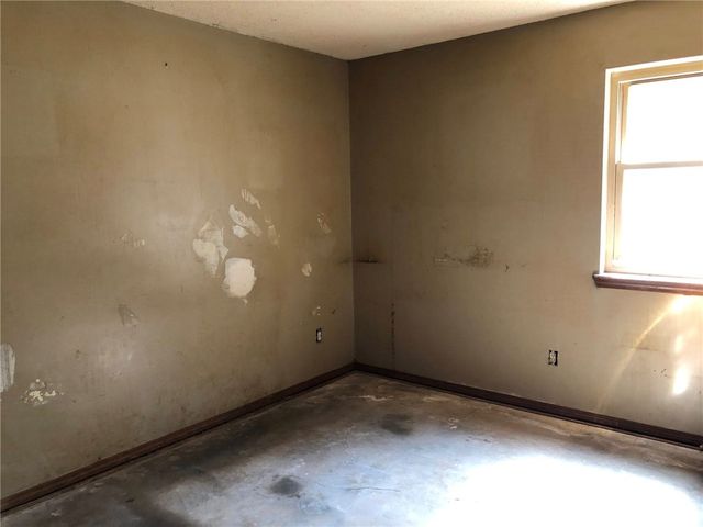 301 Carothers Lane, Russellville, AR 72802