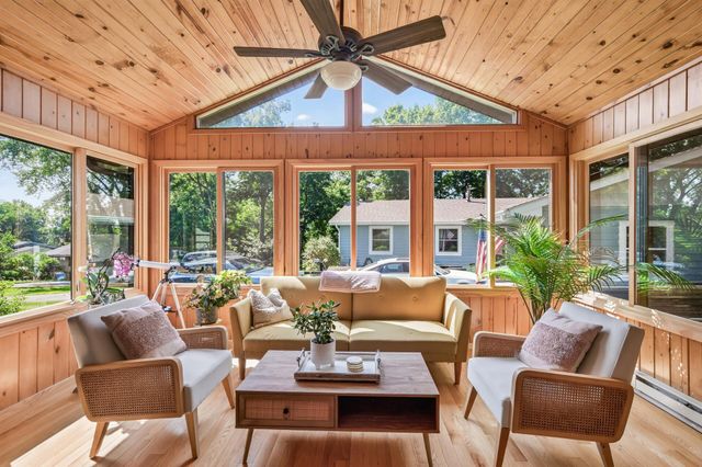 3019 Bluffs Lane, Mound, MN 55364