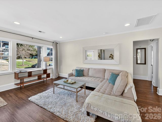 3016 Hanson Drive, Charlotte, NC 28207