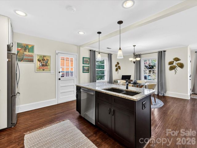 3016 Hanson Drive, Charlotte, NC 28207