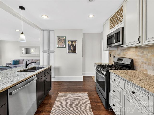 3016 Hanson Drive, Charlotte, NC 28207