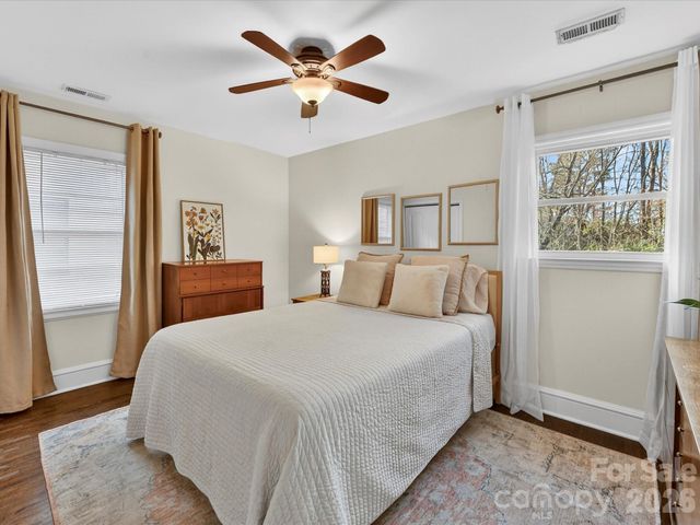 3016 Hanson Drive, Charlotte, NC 28207